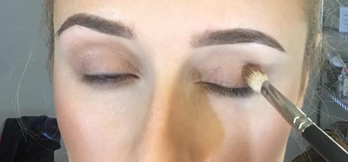 Brown smokey eyes