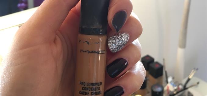 MAC prolongwear foundation