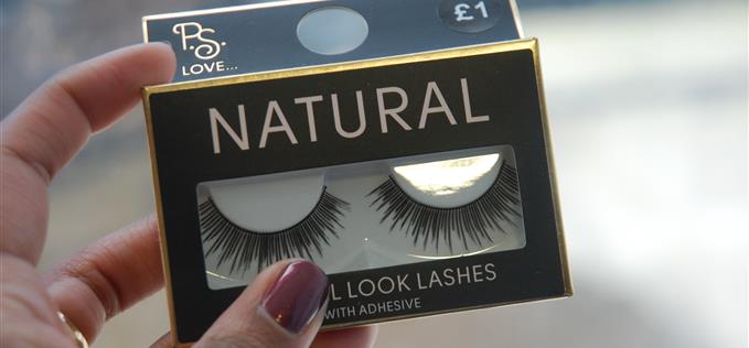 Natural eyelashes £2