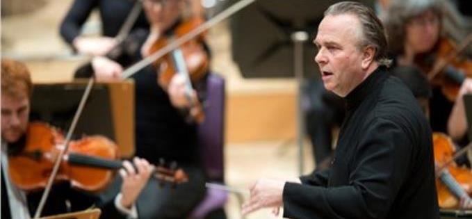 Sir Mark Elder conducts the mighty Halle