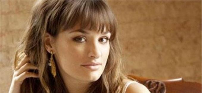 Glamorous violin virtuoso Nicola Benedetti