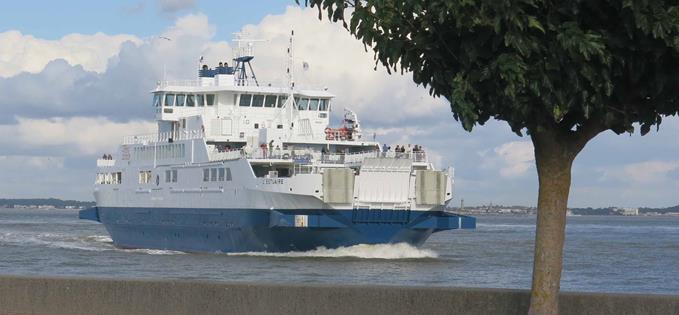 Ferry across the Gironde