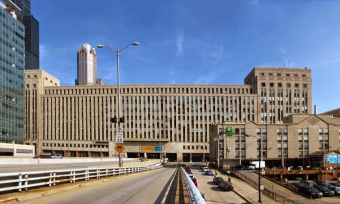 The massive old post office HQ in Chicago stayed empty after Davies bought it 