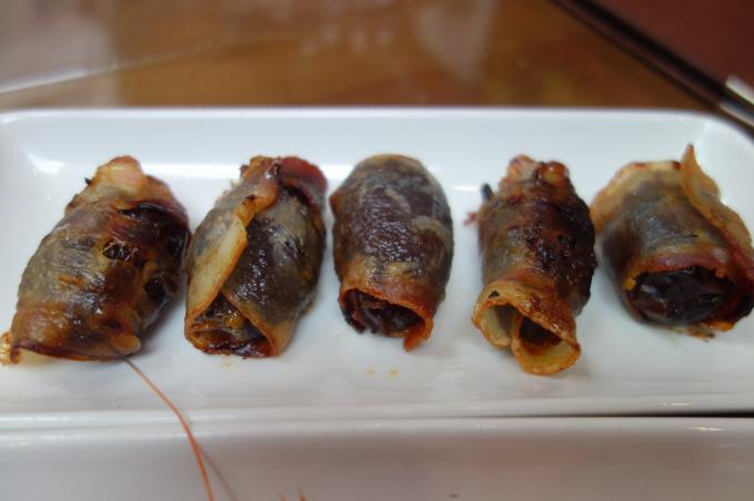 Datillas: dates stuffed with blue cheese and served with or without more of that crispy Iberica bacon