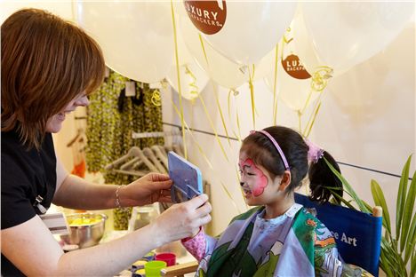 2012 01 24 Harvey Nichols - Face Painting