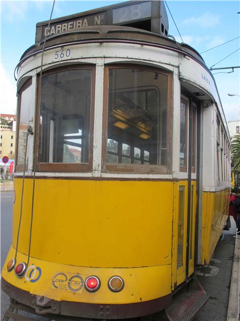 28 Tram