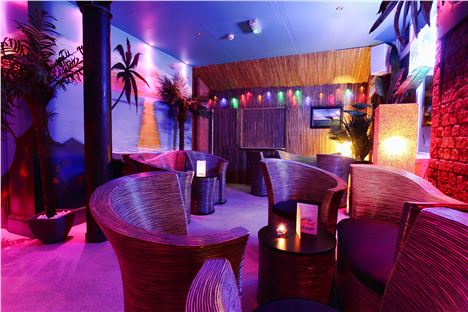 LOLA's_Miami_Style_Beach_Bar[1]