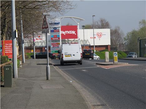 Queues get in the way of traffic on Ordsall Lane