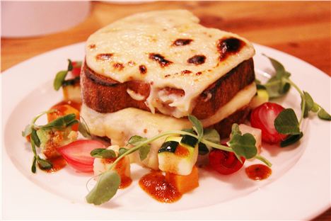 Rarebit Chutney Toast: Mature cheddar cheese toastie with sweet dark pickle