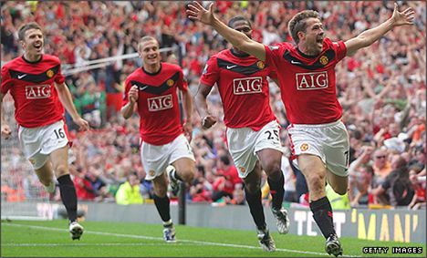 Michael Owen Scores for United against City, 2009