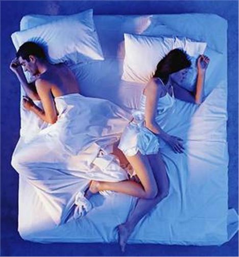 Should couples sleep in separate beds?