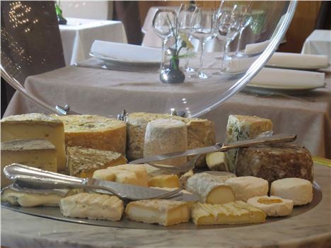 Classic Cheese Tray At Charlieu