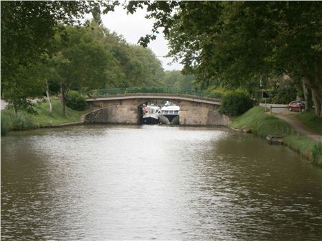 Lock Rage- Two Boats Barge For Position To Exit From Lock