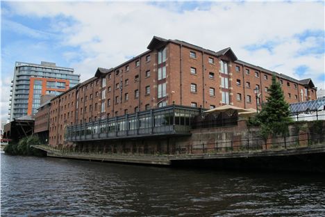 Victoria and Albert Hotel on the banks of the river