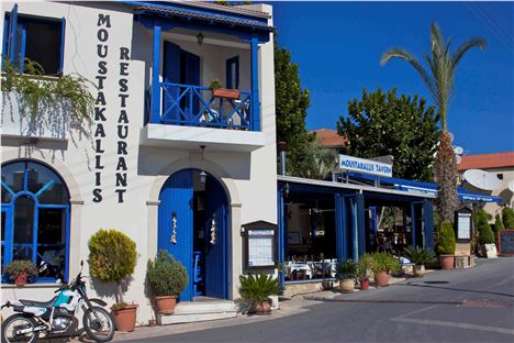 Moustakallis Tavern In Polis