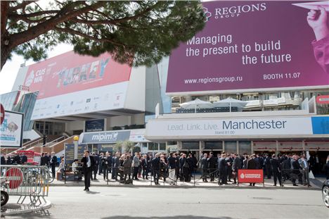 Manchester diving into Cannes