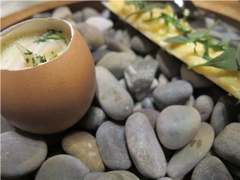 Eggs and clams as art