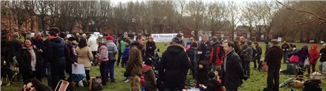 Crowds brave cold for Easter Monday picnic at the Meadowlands