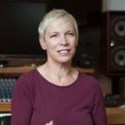 Annie Lennox supports Nordoff Robbins music therapy