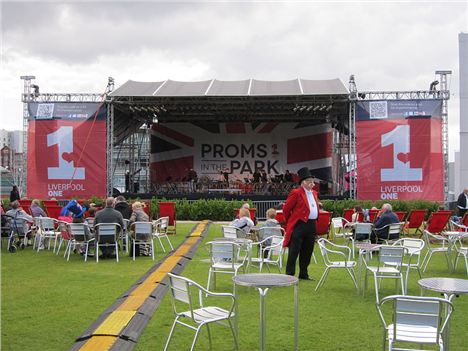 800Px-Proms_In_The_Park,_Chavasse_Park,_Liverpool_%281%29