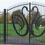 Doric-Park-Gates3-450X350