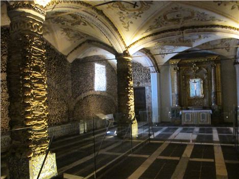 Ossuary Chapel Of The Sao Francisco Church