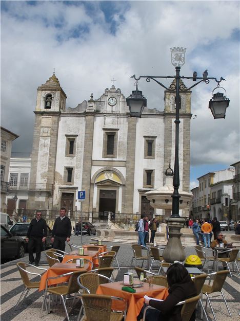 Sao Anton Church In The Main Square