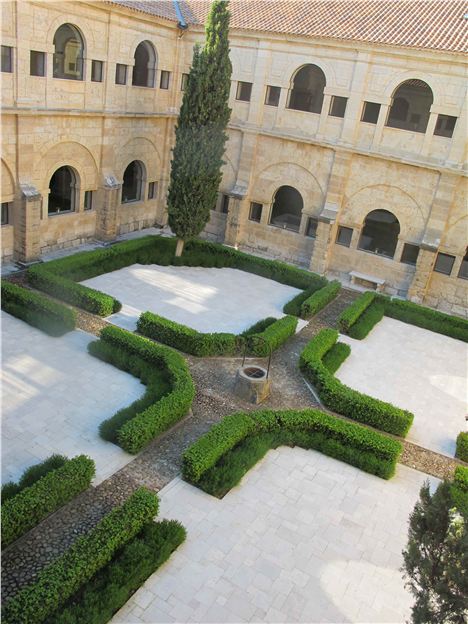 Cloisters At Le Domaine