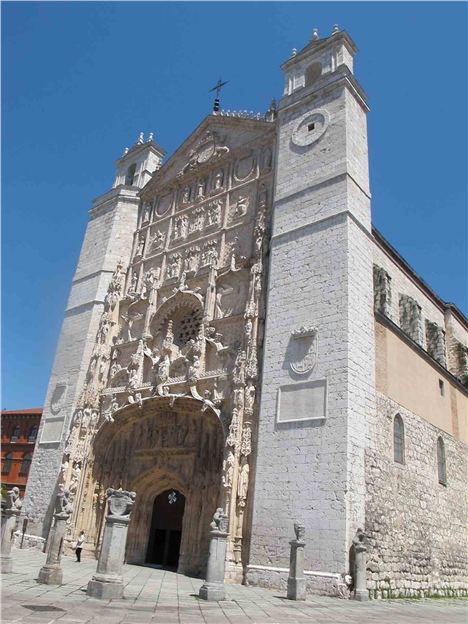 San Gregorio's Elaborate Facade