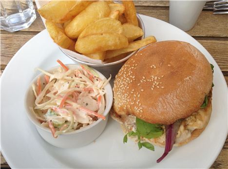 Folk Cafe Bar Chicken Burger