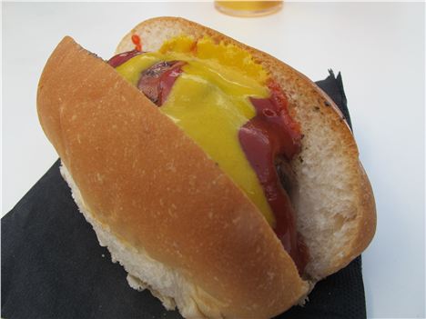 Lovely Toulouse sausage hotdog