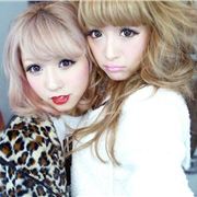 'Gyaru' Wearing Circle Lenses