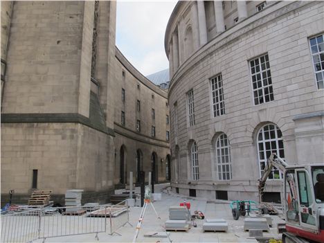 So why...see picture above, with all that capacity to transfer people between the buildings does magnificent Library Walk require being blocked with gates and a glass barrier albeit with doors?