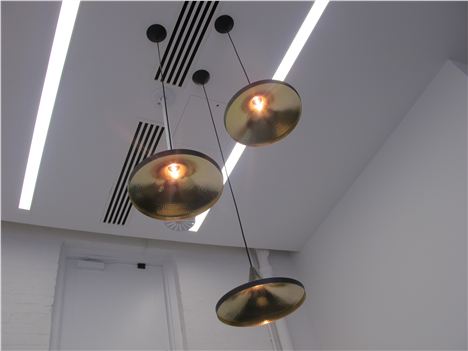 Groovy light fitting