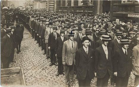 Liverpool Pals Lining Up To Enlist