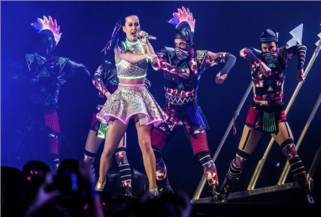 Katy-Perry-Prismatic-World-Tour-11