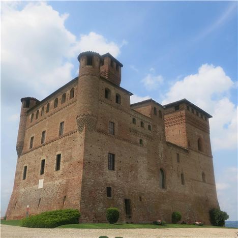 Il Castello At Grinzane Cavour