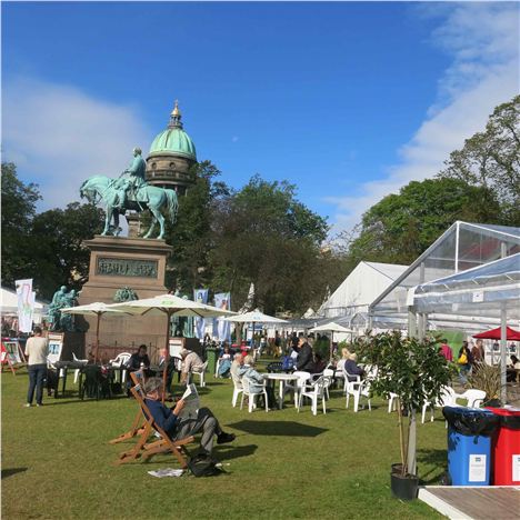 Book Central In Charlotte Square Gardens