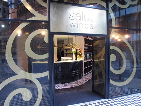 Salut entrance