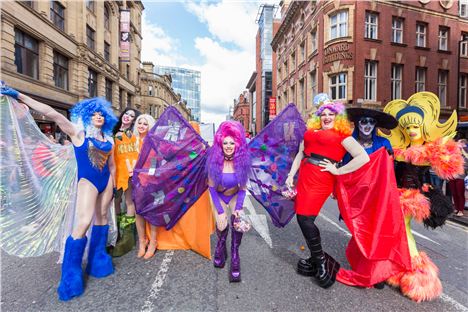 140823_Manchesterpride_Carlsukonik_Parade_189