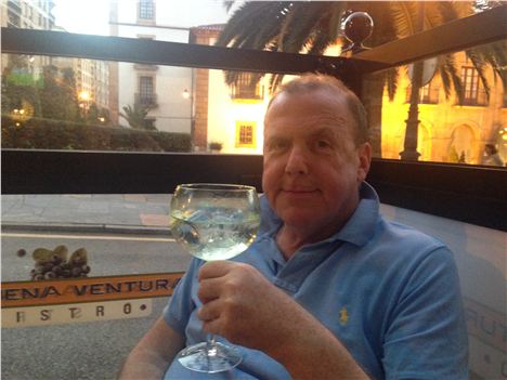 Goldfish bowl of Gin and Tonic and a wandering Manchester food critic