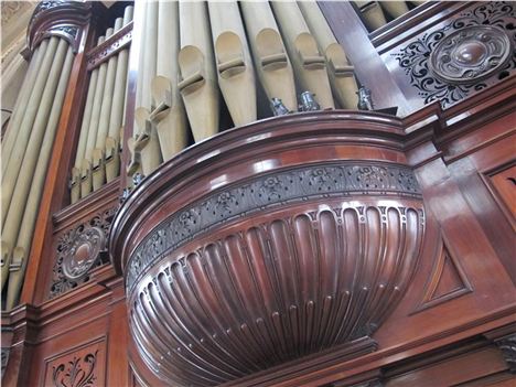 Albert Hall 's huge organ