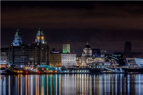 Picture By @Carlyates_ Celebrates 300 Years Of The World's Oldest Commercial Dock